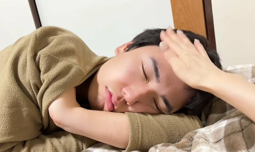 【33歳差カップル】26歳彼氏が出張から帰宅　59歳彼女が振舞う“愛情たっぷり手料理”が話題