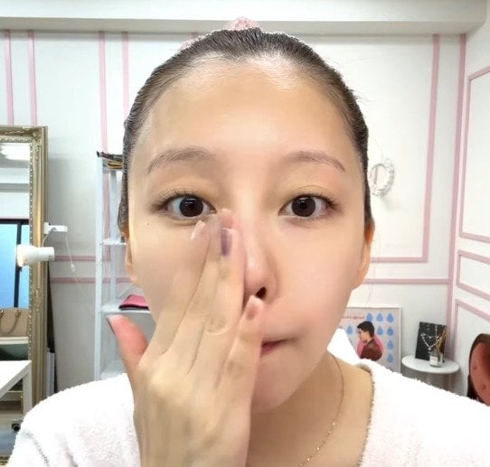 【元タカラジェンヌ】すっぴん美人が「娘役メイク」で大きく変身！約30点ものコスメを使ってこそ生まれる圧倒的に美しいメイク「すっぴん可愛過ぎる」