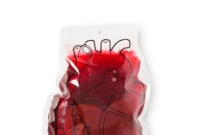 コスプレで使おう！吸血鬼が持っていそうな輸血パックみたいな「ドリンクバッグ」をフライングタイガーで見つけた！