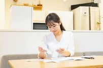 元銀行員が教える「貯蓄上手さん・貯蓄下手さん」の違い4選。年度末こそ整えたいお金のこと