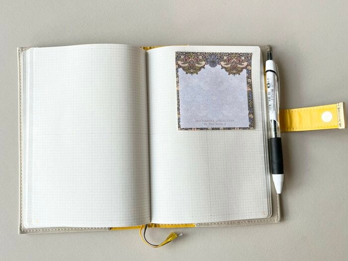 手帳に貼ったメモ付箋