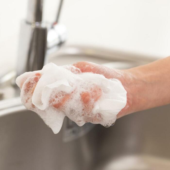 使い捨てタイプのため、シンクやキッチン周りの掃除にもぴったり