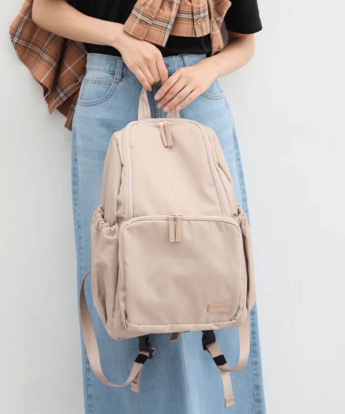 たくさん入るから頼りになる「機能性多ポケットリュック」