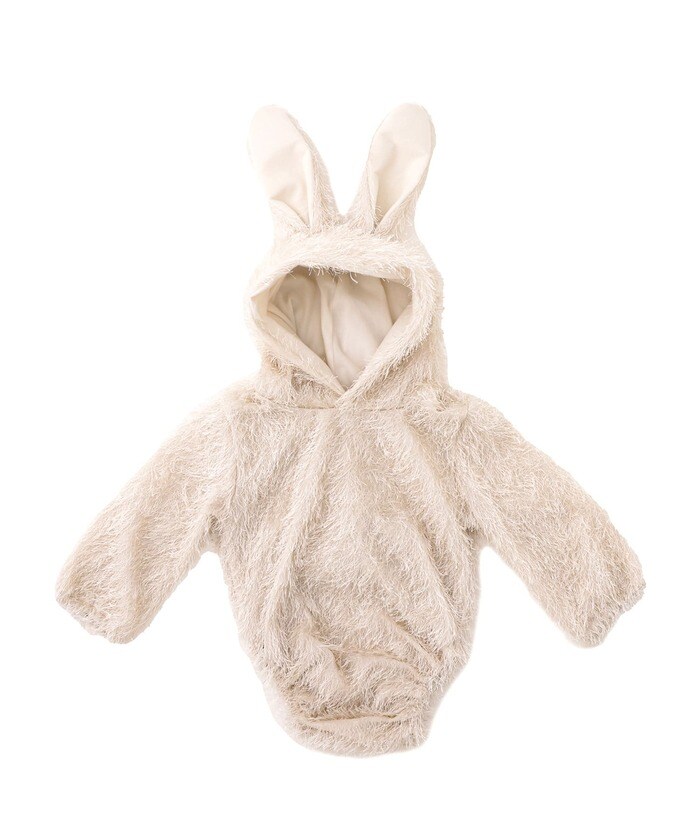 上からすっぽりかぶってスナップボタンで留めるだけ