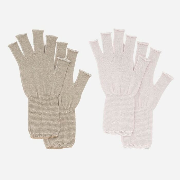 ハンドクリームと合わせて使うことで、保湿効果がアップする手袋