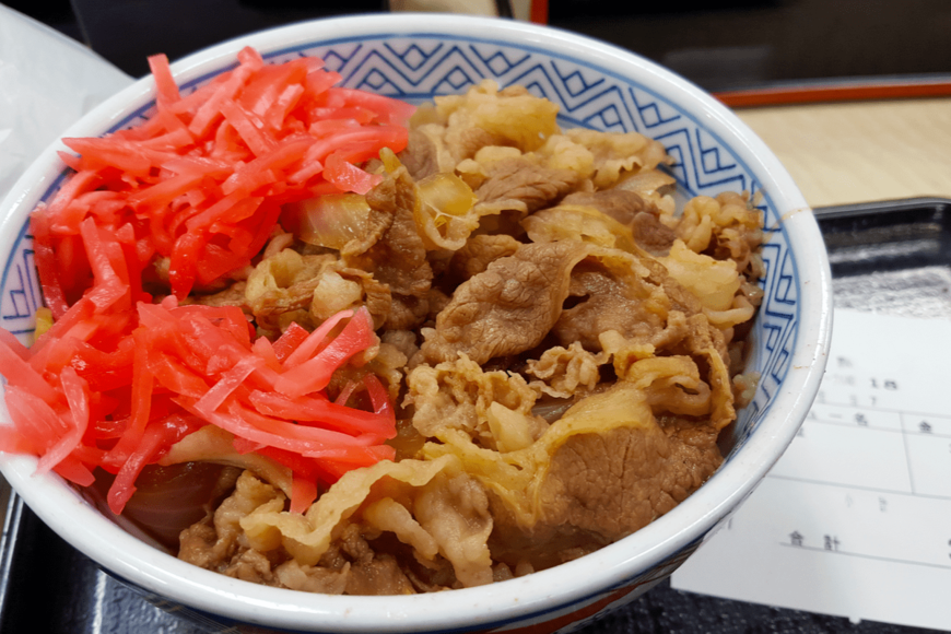 【吉野家】牛丼並盛の価格「500円」近いか。原材料の値上げもたらす驚きの「正体」とは