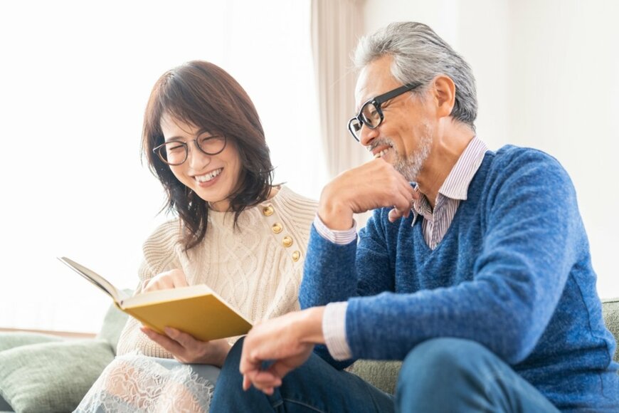 【65歳以上】無職の夫婦世帯の「貯蓄額・年金・生活費」は平均どれくらい？