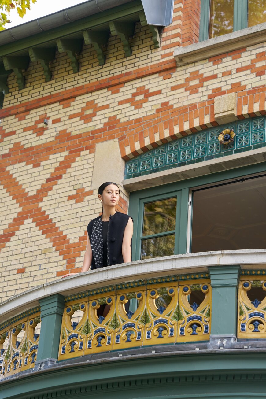 バルコニーでたたずむKōki,