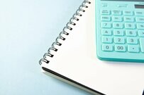 【遺族年金】40歳以上で夫を亡くした妻に年63万5500円が上乗せされる「中高齢寡婦加算」。妻と子の年齢で受け取れるかが変わる4つのケース
