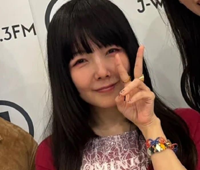 aiko、花粉症で鼻にティッシュ…衝撃ショットに「かわいいなんて反則」ネットからは称賛の声