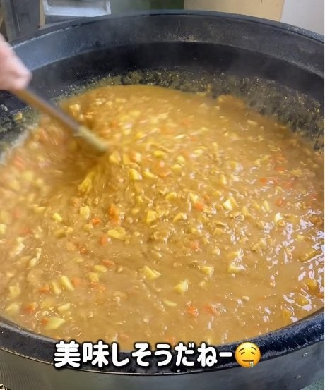 【学校給食】みんな大好き「給食のカレーライス」家のカレーと何が違ってなぜ美味しい？『金曜日はカレーの日』