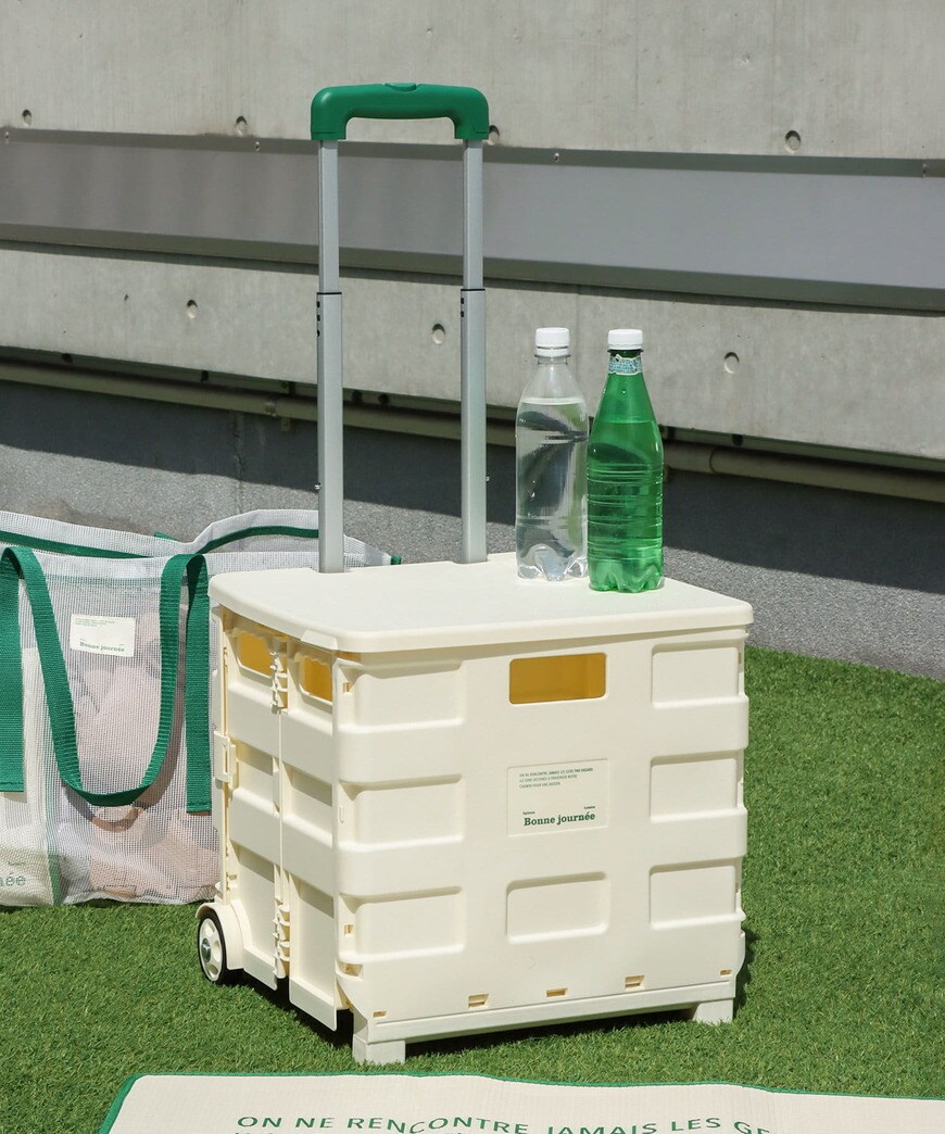 出所：3COINS公式　折りたたみキャリーケース