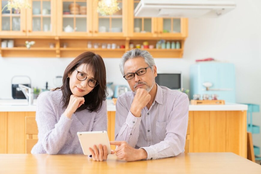 【65歳以上の無職夫婦世帯】1か月の生活費はいくら？シニア世帯のリタイア後の家計の収支を解説