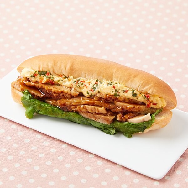 ファミリーマートの新商品:テリヤキチキンたまごコッペ