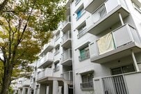【65歳以上のみ入居可能】都営住宅「シルバーピア」とは？一般的な都営住宅とどこが違う？住宅の抽選倍率も紹介