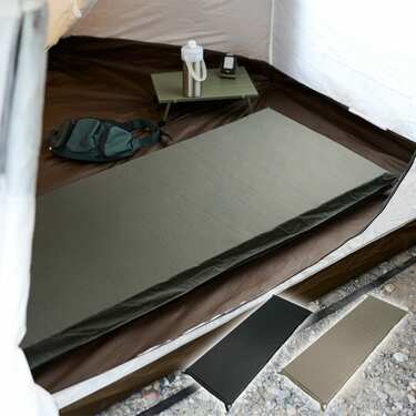 ワークマン　汚れが落ちやすいインフレーターマット　ダークブラウン 車中泊でも快眠！【ワークマン】高機能のアウトドア寝具「寝心地が