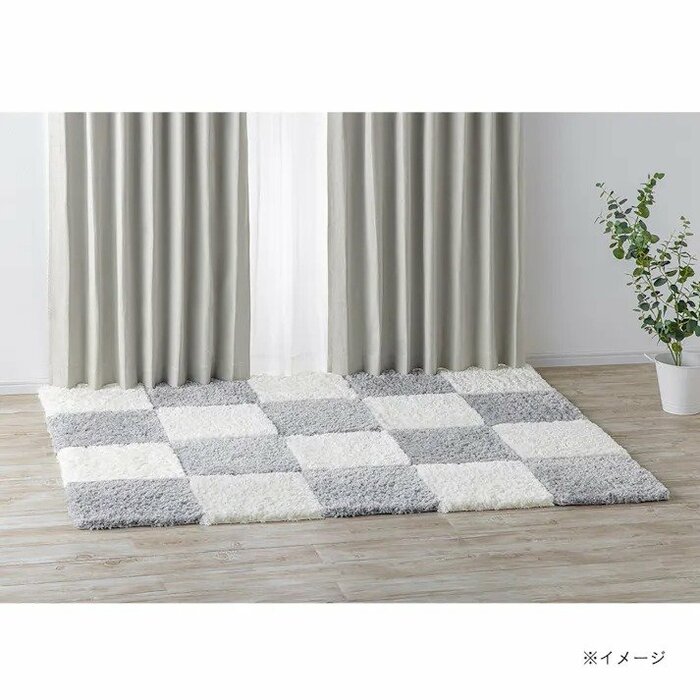シャギー素材を使用し、ふわふわした肌触りに仕上げています