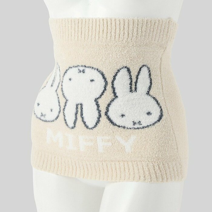 日中、洋服の下にこっそり着けて冷え対策をするのにぴったり