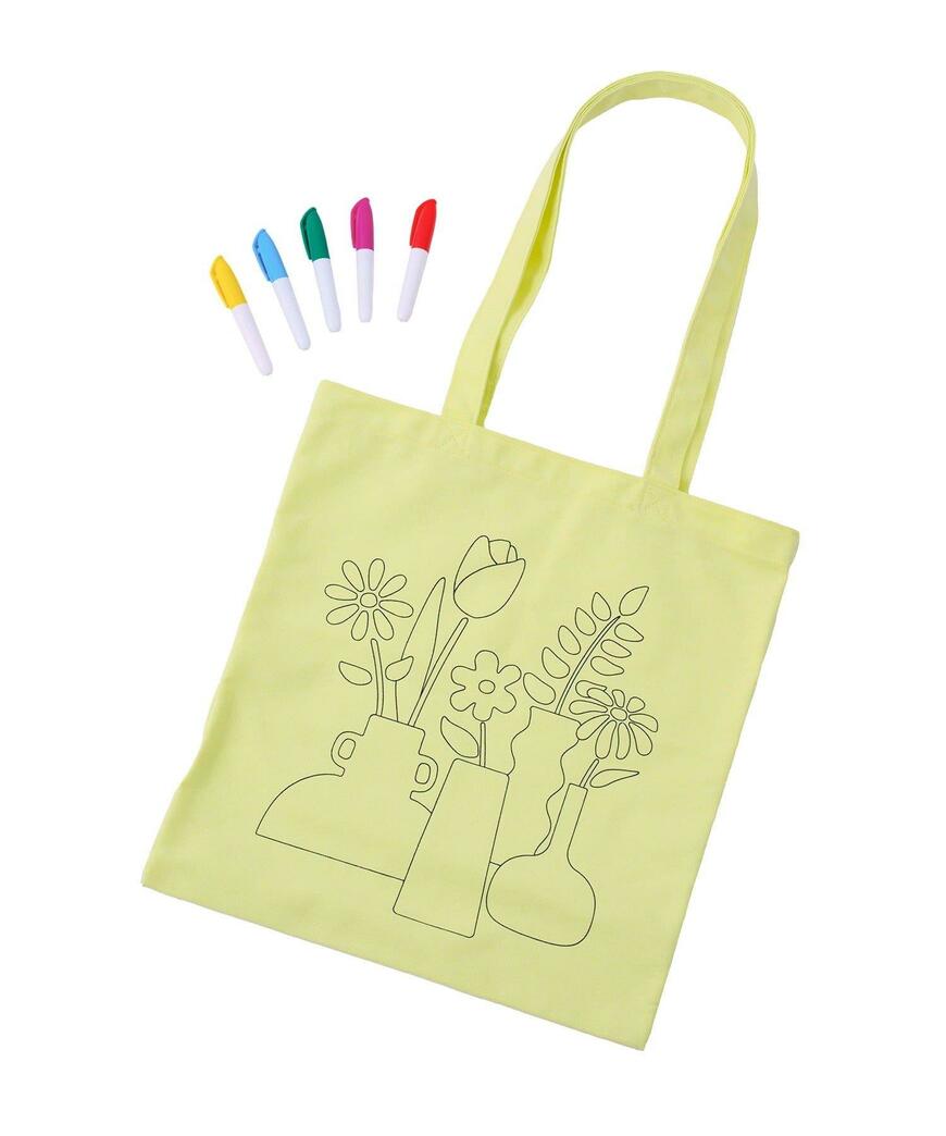 出所：パルグループ公式ファッション通販サイト 3COINS 塗り絵トートセット