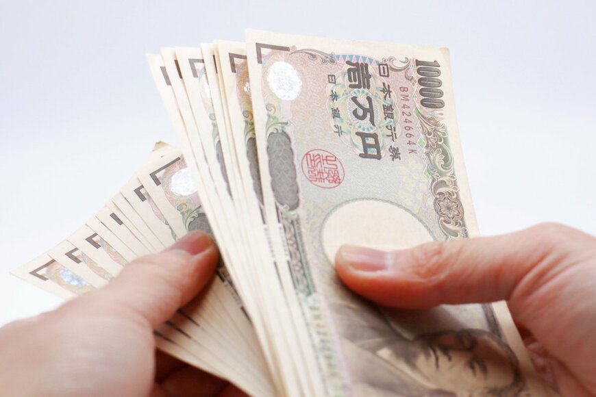 【厚生年金】月額30万円以上もらえている人もいるって本当？その割合や年収目安が気になる