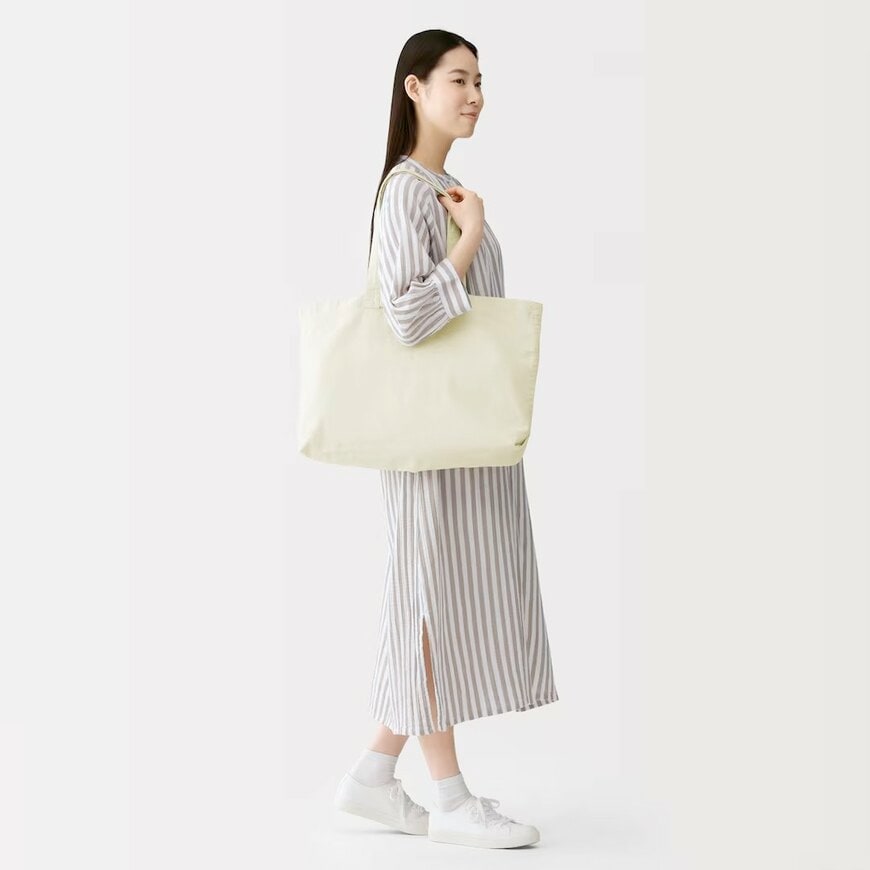 出所：無印良品ネットストア　綿　製品洗い　横型　トートバッグ（ライトイエロー）