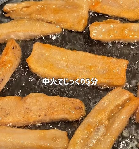 【婚約者弁当】シャキシャキ食感が止まらない　やみつきになるフライドれんこんのおかずが話題「一瞬でなくなるやつ」