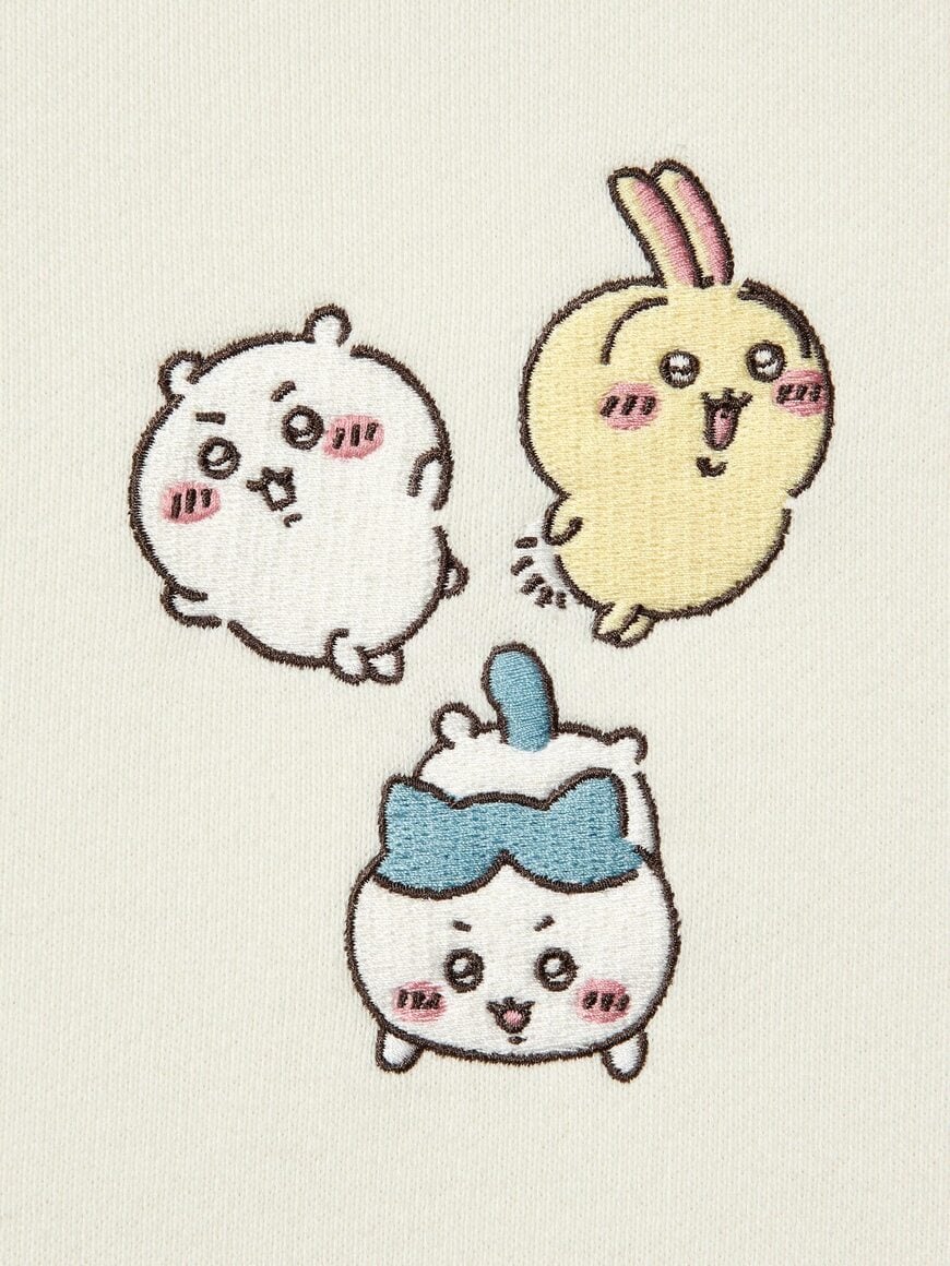 胸元のちいかわ・ハチワレ・うさぎの刺しゅう