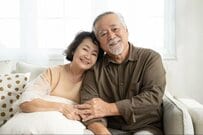 【申請しないともらえないシニア対象のお金】5つの「給付金」や「手当」とは？ひとりいくらもらえる？