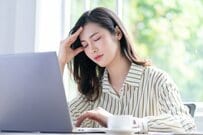 女性係長の平均給与は33万円。中間管理職の平均的な年収事情を覗く