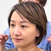 「トップがペタッとしてしまう」ボリュームを出したいマダム→「前髪あり×ふわっとショート」で大変身！