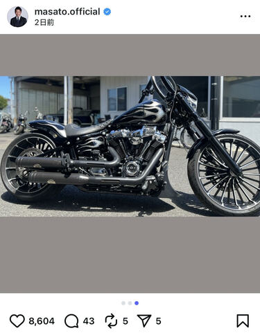 魔裟斗 愛車のハーレーをオール塗装！「カッコよすぎ」「漢の夢
