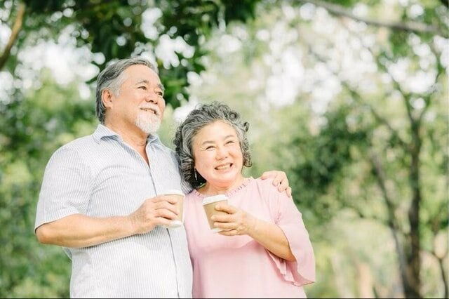 【60歳代二人以上世帯】平均貯蓄額と中央値は？2026年に還暦を迎える人のお金事情
