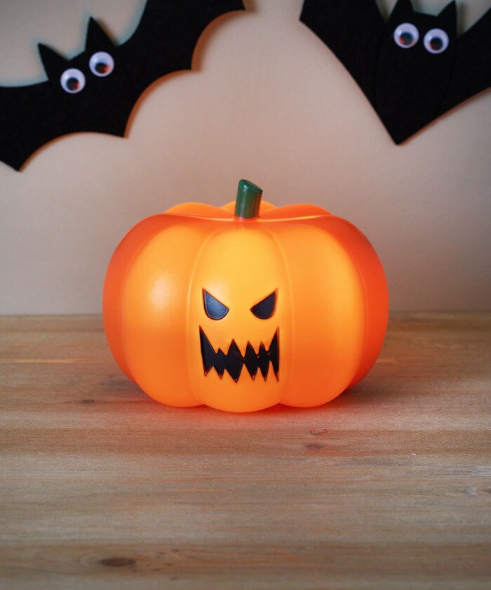 ハロウィンの装飾にぴったりな光るオブジェ