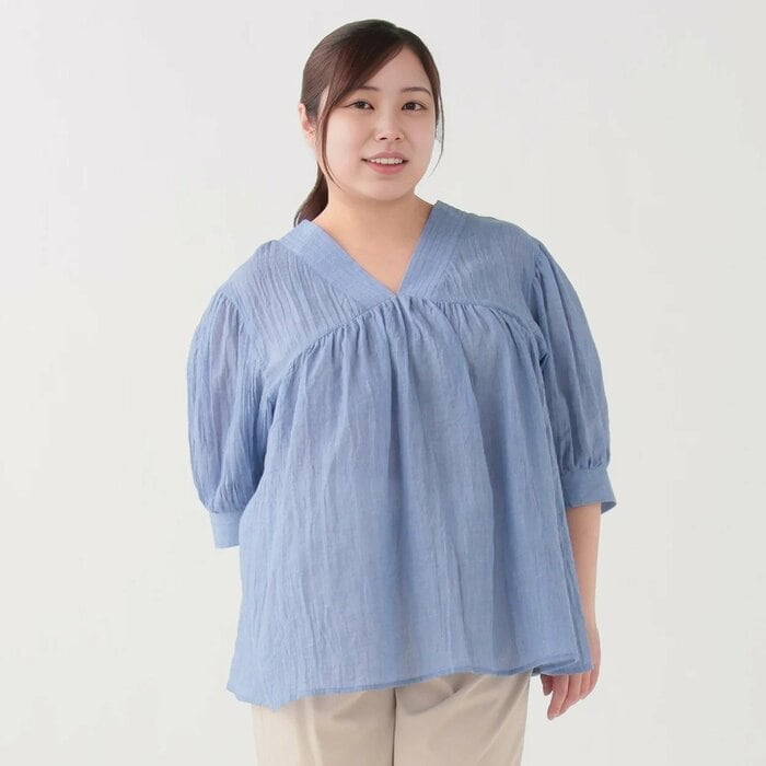 程よい透け感とふんわりとしたシルエットです