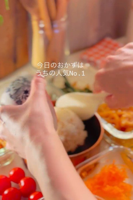 【女子高校生のお弁当】母が娘につくる「まんまるハンバーグ弁当」が話題！ぎっしり詰まった定番おかずが鮮やかです