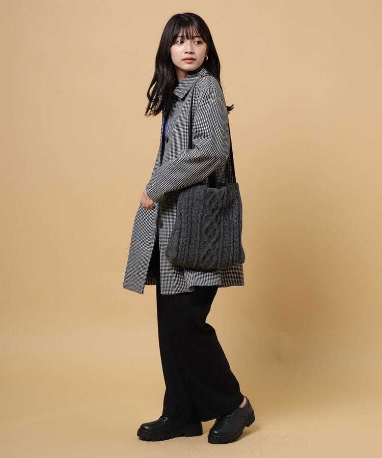 出所：ハニーズ公式通販サイト ケーブル編ニットトート