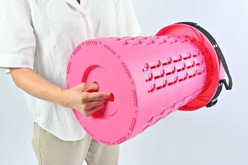 出所：さくらフォレスト株式会社　Panus（パナス）折りたたみ椅子