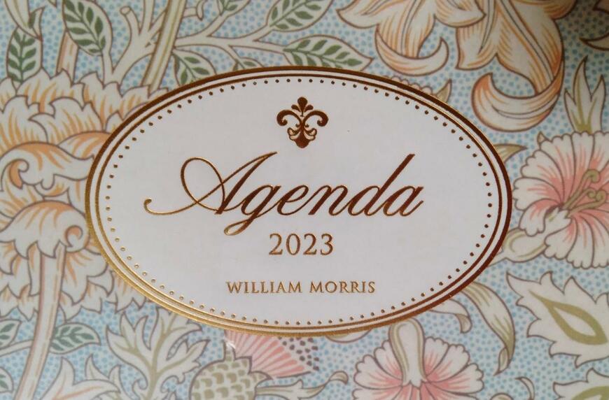 筆者撮影（セリア、B6ダイアリー ウィリアム・モリス 4月始まり 日曜始まり）