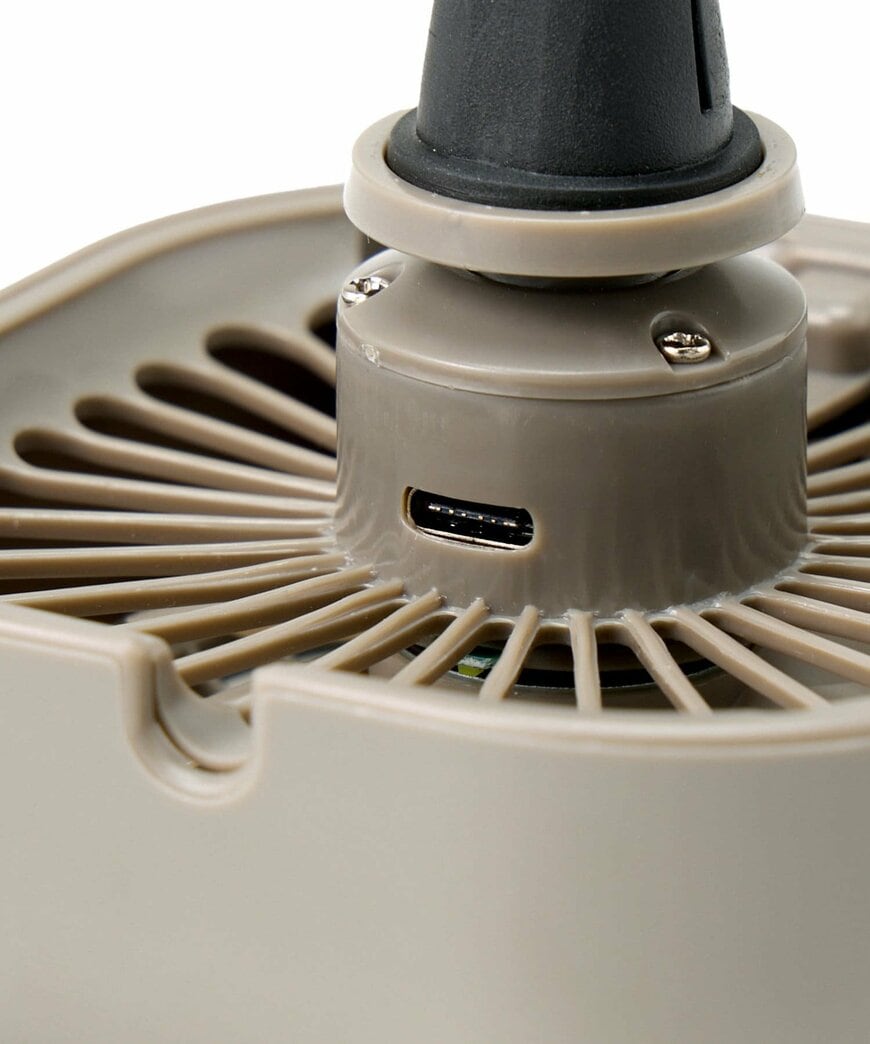 出所:3COINS公式 CARエアコン用ファン