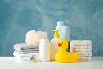 風呂場で遊んでいた子供　泡スプレーで書いた言葉に「これは…やられましたね」