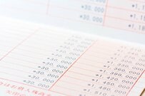 【10月15日は年金支給日】令和シニアのリアルな年金受給額はいくら？厚生年金・国民年金の平均受給額一覧表