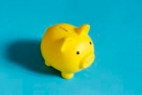 【ゆうちょ銀行】「ニュー福祉定期貯金」は1年0.600％、一般の定期より0.10％上乗せ。上限の300万円を預けると利息はいくら？