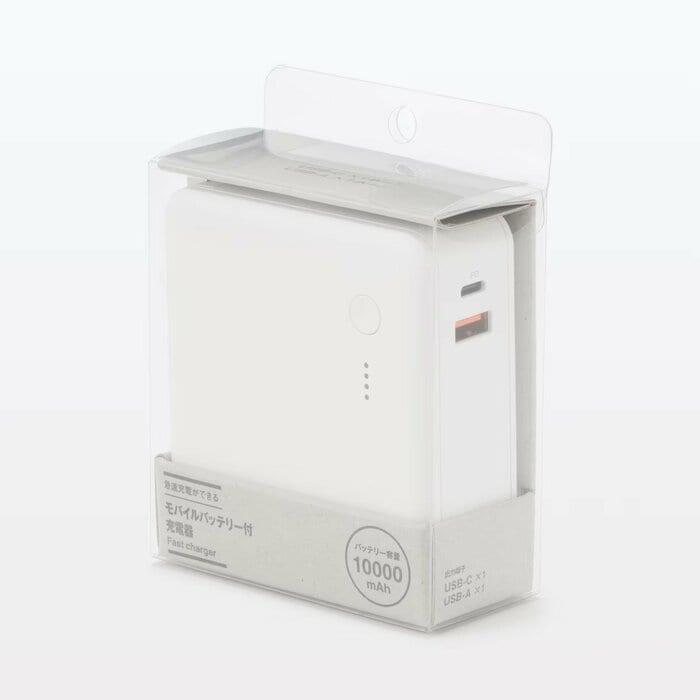 スマートフォンを約2〜3回充電できる頼もしい10000mAhモデル
