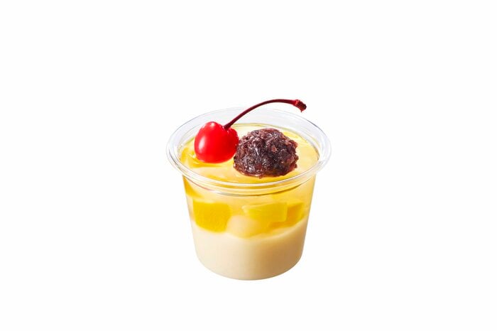 つぶあんとさくらんぼがレトロ可愛い『あんみつ風』