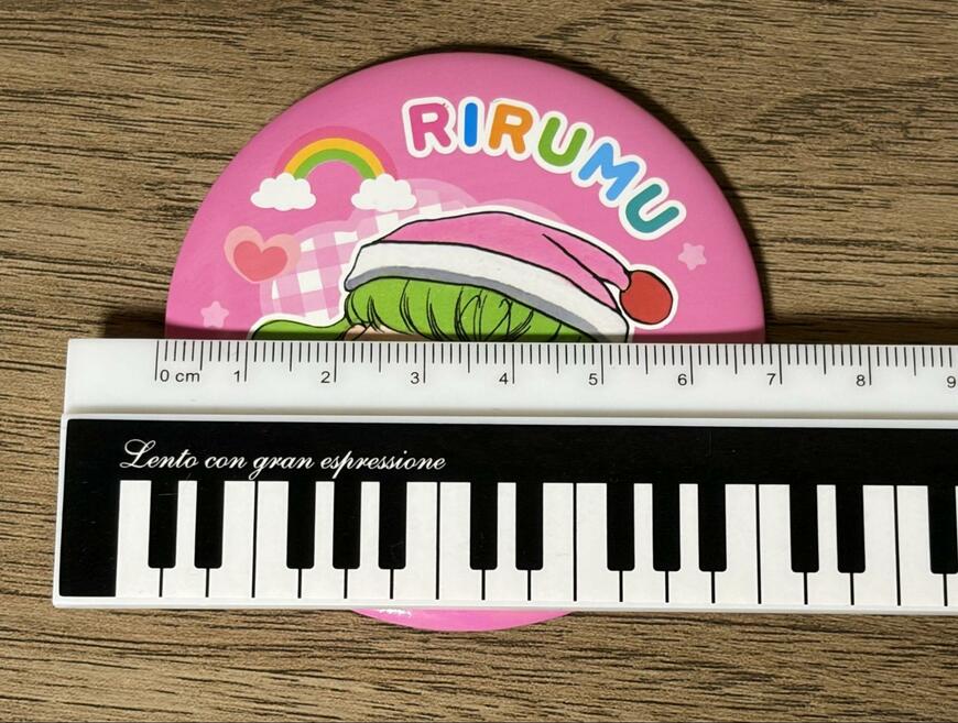 筆者撮影（セリア、42333 缶バッジ風ミラー）