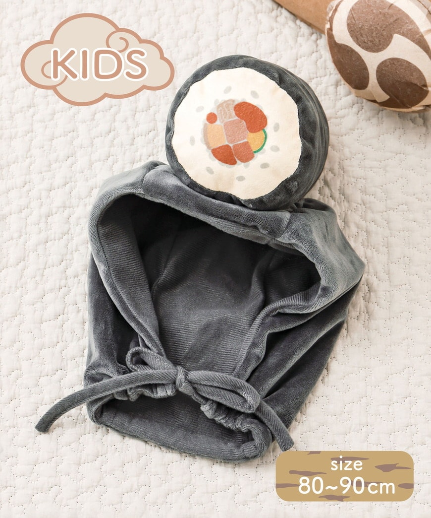 シュールな見た目がかわいい！恵方巻きのかぶりもの（出所：3COINS公式 恵方巻きのかぶりもの）