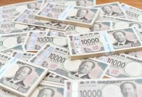 厚生年金と国民年金「年間240万円超」受給している人はどのくらいいるの？ 年金一覧表でシニアの平均も見る
