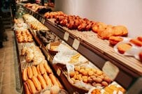 千葉県で購入した「焼きそばパン」のビジュに仰天　大迫力の一品に「これは…うらやましい」