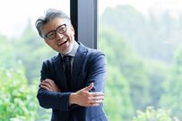 【厚生年金＋国民年金】月額30万円以上を受給する人もいるってホント？平均月額は14万円台だが…