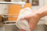 「紙コップのディスペンサー」が家庭の救世主に　洗い物とスペース活用の効率化に「これはあり」